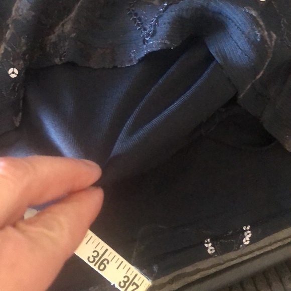 VINTAGE top with sequins size small/medium - Picture 10 of 11